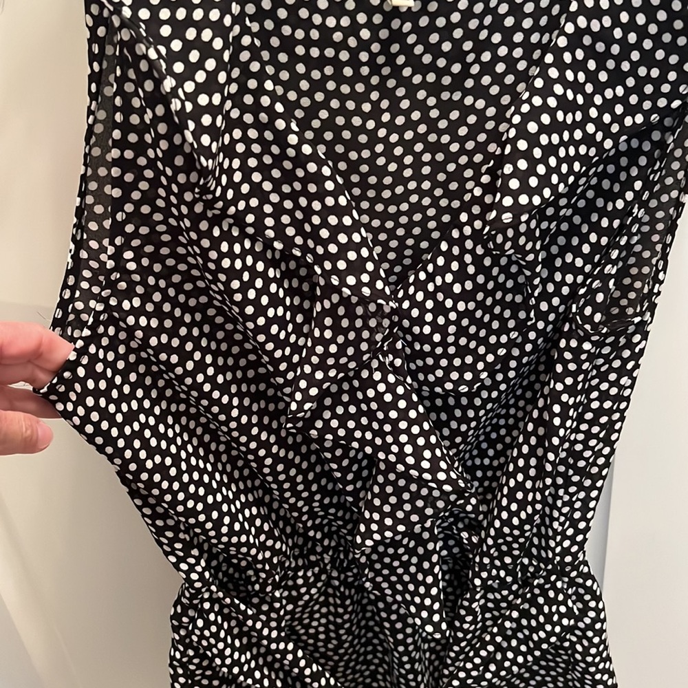 Max Studio Ruffle Top Ties in Front - Picture 3 of 3